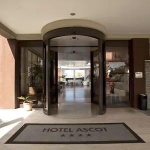 Ascot & Szálloda